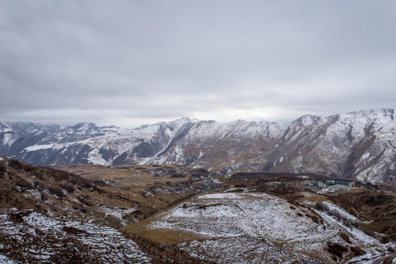 Valley And Mountain View, Twins, With Hot Water Gudauri Exterior photo